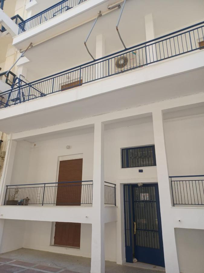 Seaside Family Apartment Loutraki Bagian luar foto
