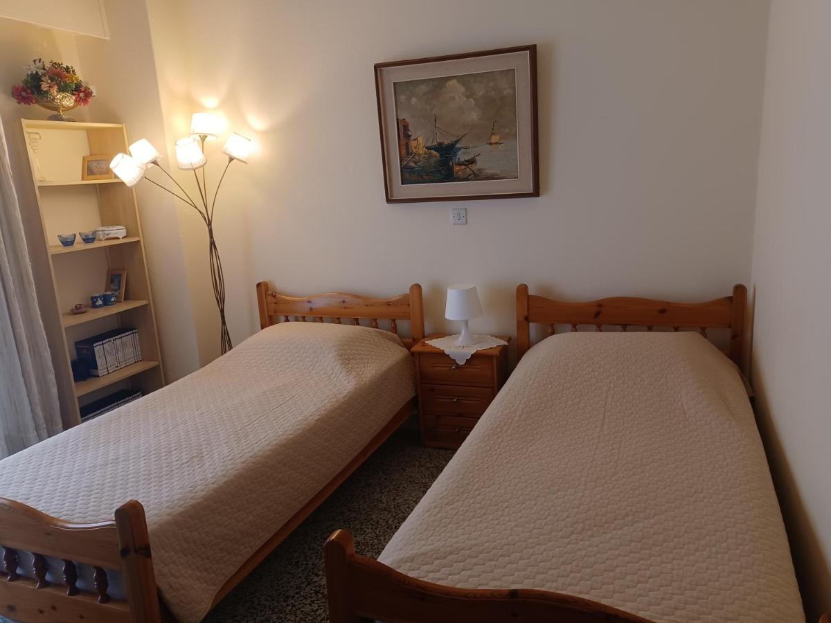 Seaside Family Apartment Loutraki Bagian luar foto