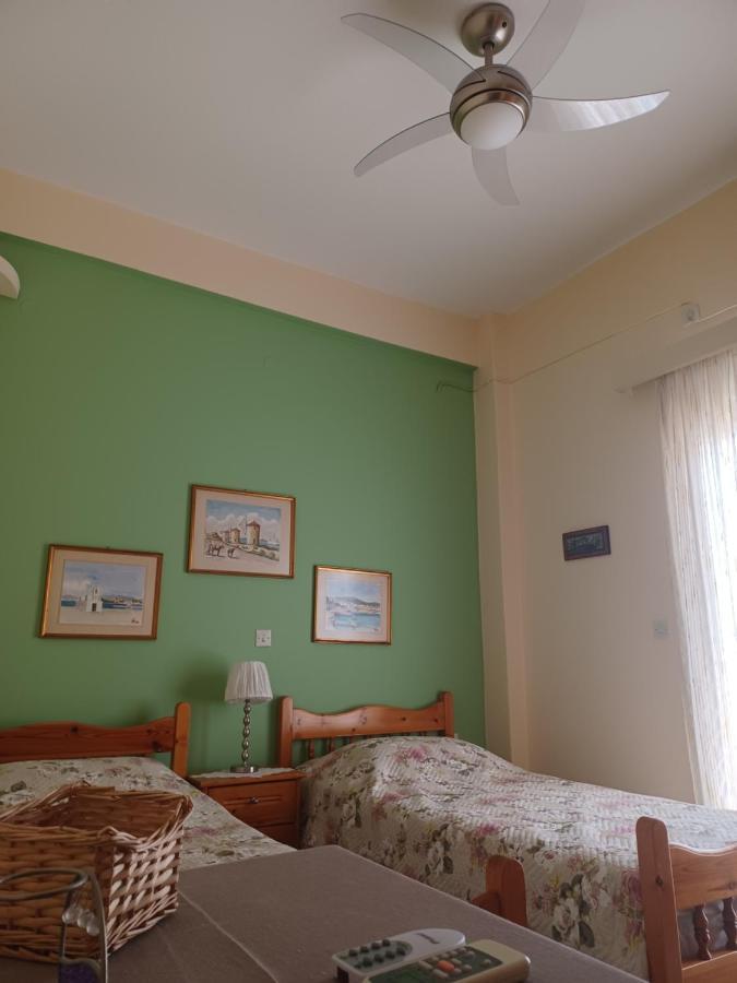 Seaside Family Apartment Loutraki Bagian luar foto